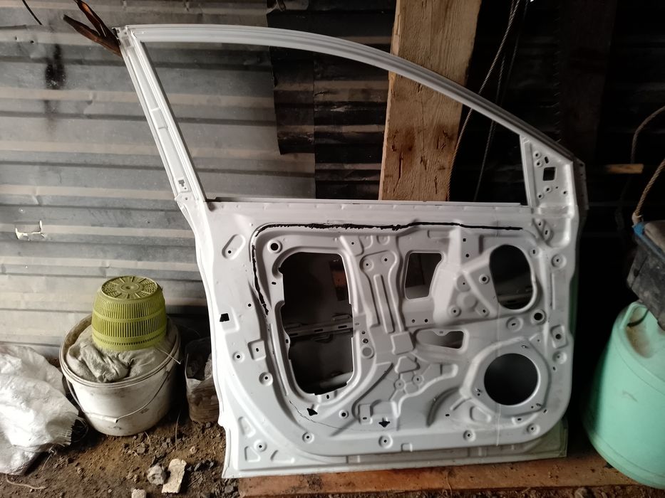 Продам дверь на Geely coolray 2024