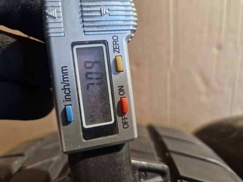 2 Bridgestone R16 195/55
летни гуми DOT2622