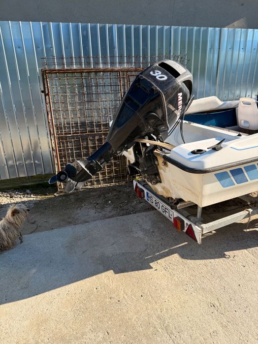 Barcă Fletcher cu motor