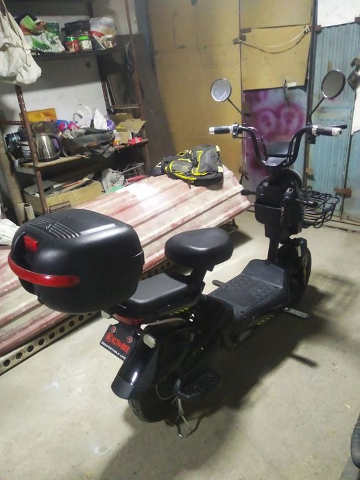 Скутер в идеальном состояние