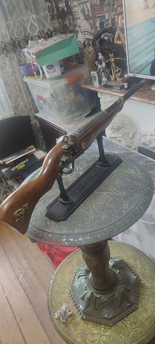 Сувенир зажигалка продам