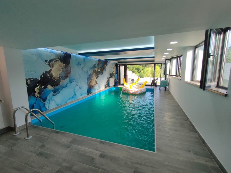 Vila inchiriat/vanzare Corbeanca pe malul lacului cu piscina incalzita