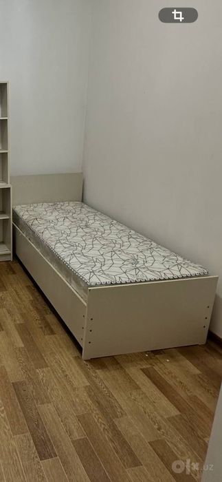 Продаю кровать с матрасом