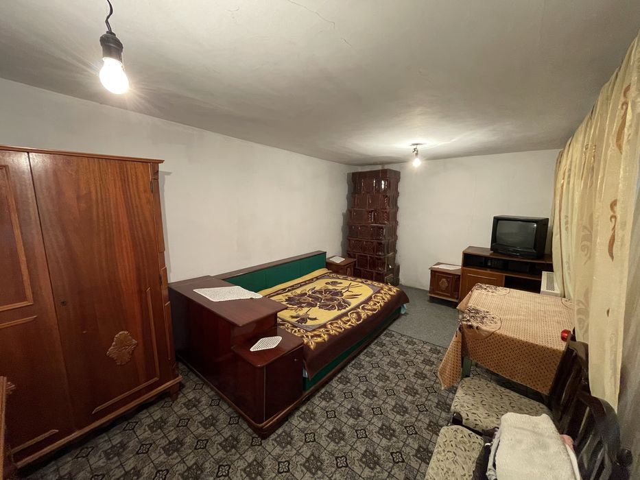 Teren intravilan 1073mp si casa de vanzare Nanov