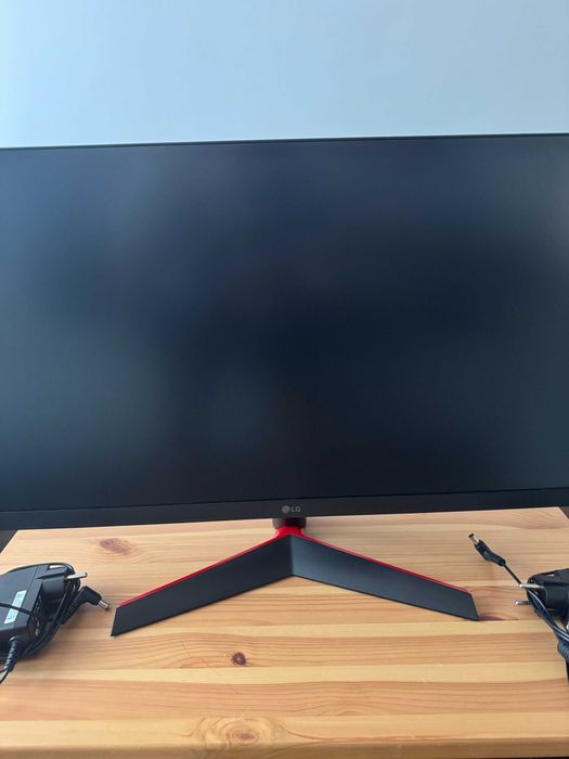 Monitoare Gaming LED IPS LG UltraGear 23.8'', 144Hz, 1ms - IMPECABILE