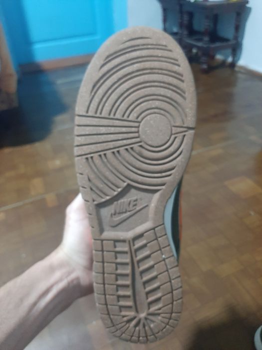 Продам кроссовки NIKE