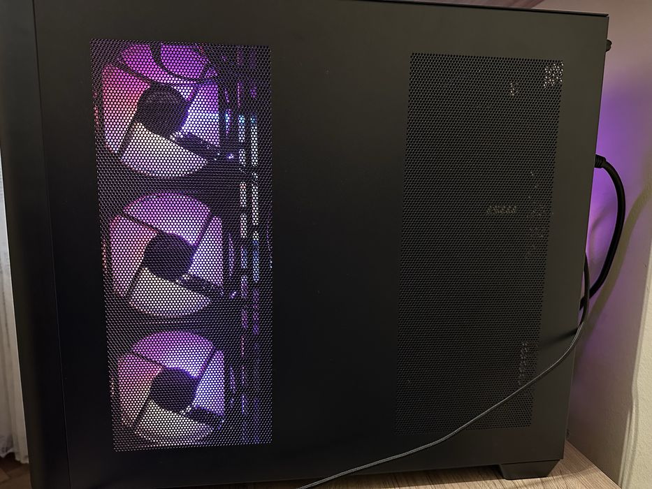 Геймърски компютър / ryzen 7 9800x3d , rtx 3070 , 32gb ram