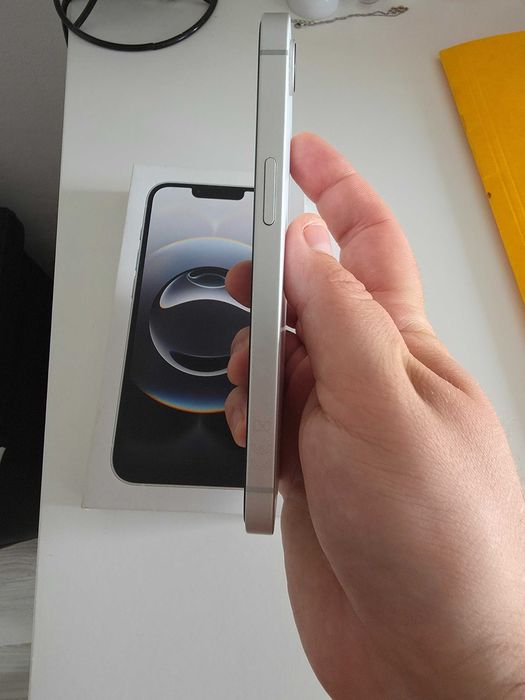 iphone 16e, 100% батерия, Гаранция 2028