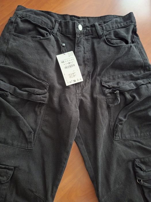 Pantaloni denim cargo cu buzunare