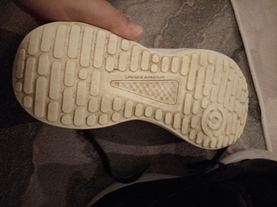 Under armour маратонки