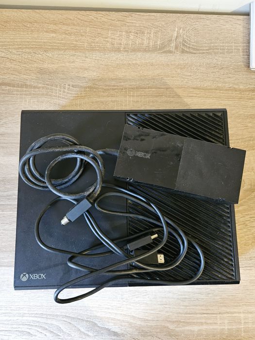Xbox one negru cu cablu HDMI