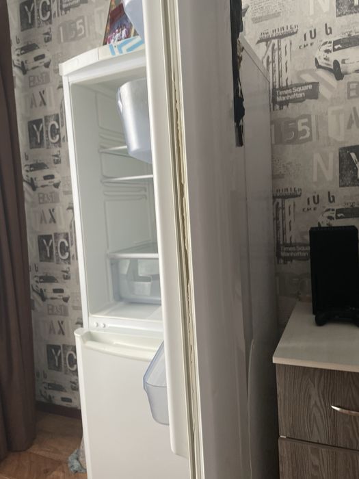 Продам холодильник