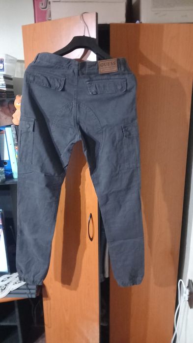 Blugi cargo Guess