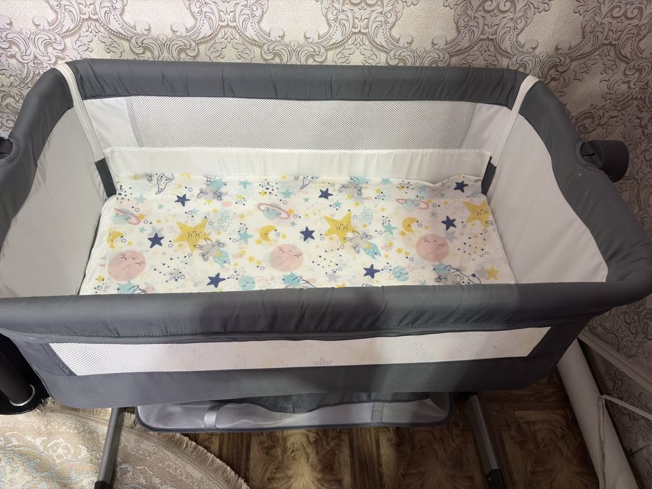 Детская кроватка-манеж