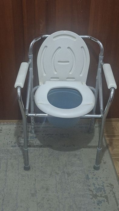 Санитарный.   стул