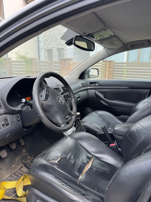 Dezmembrez Toyota Avensis T25 2007