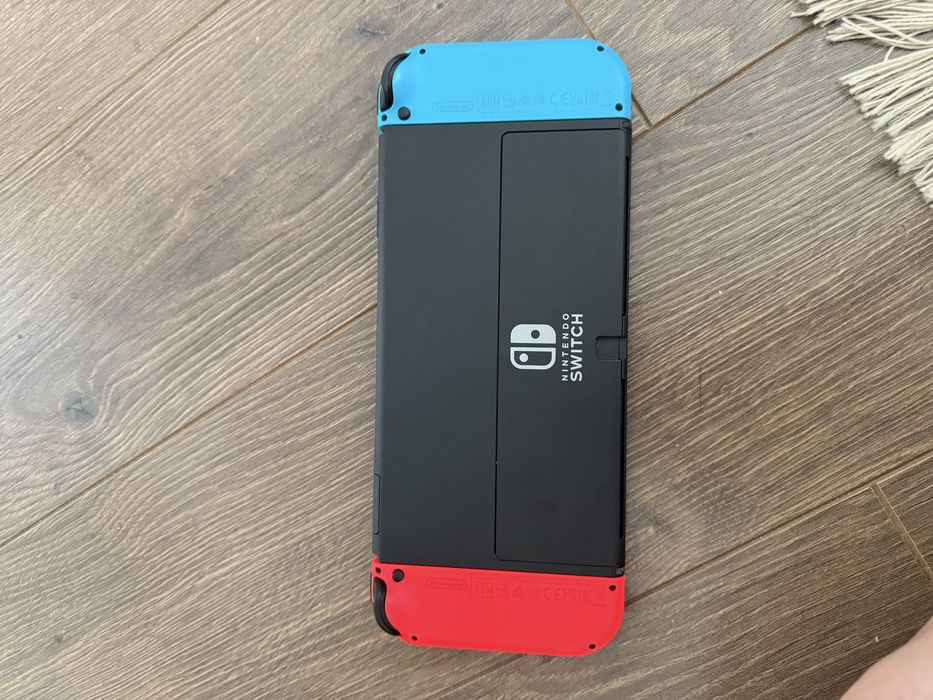 Nintendo Switch OLED Neon Red/Blue + дополнительный геймпад
