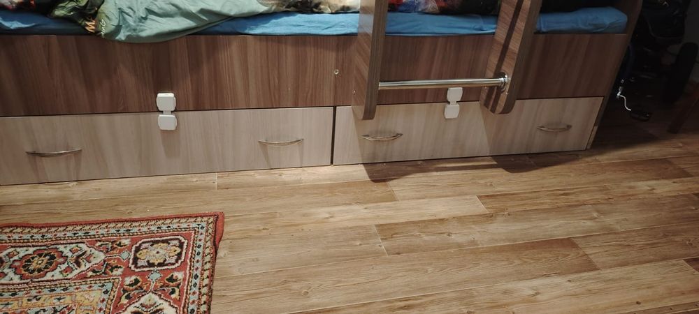 Двухъярусная кровать