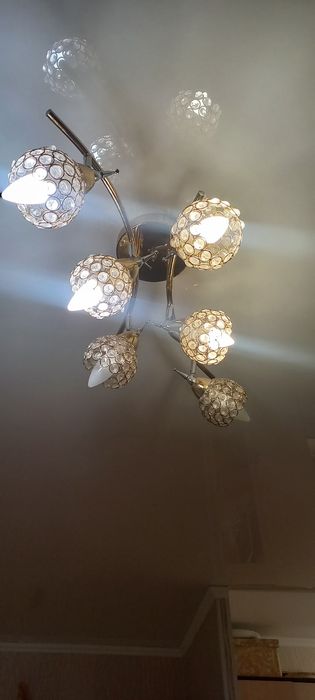 Люстра  6 лампочек