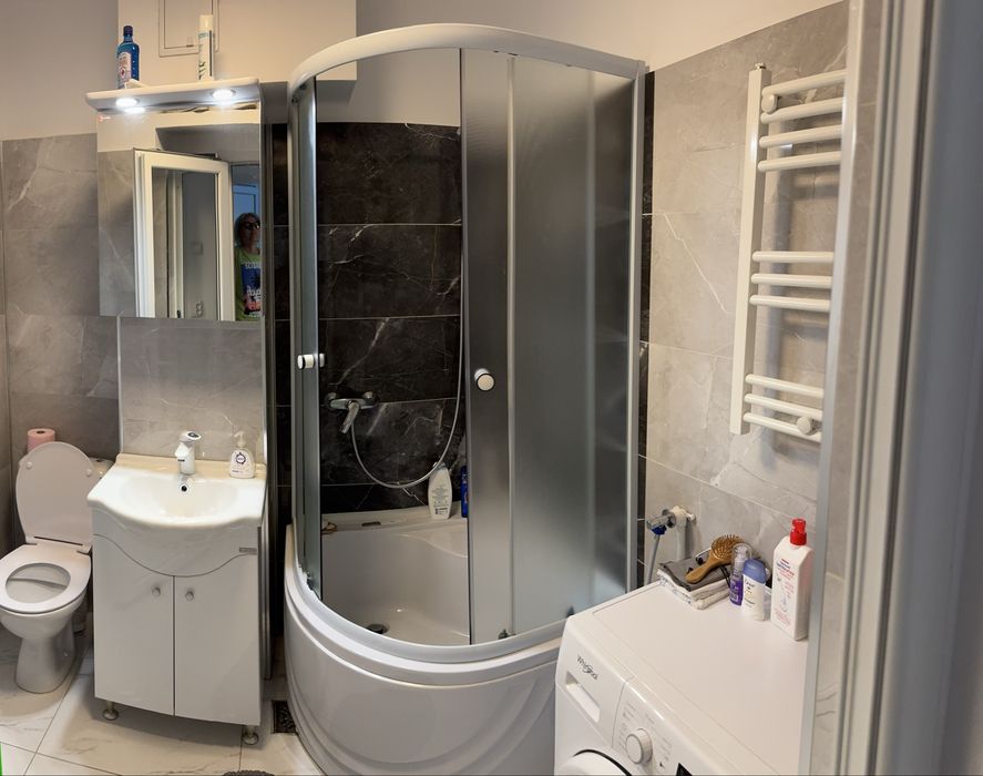 Vand garsonieră complet renovată și mobilată – Cartier Prundu, Pitești