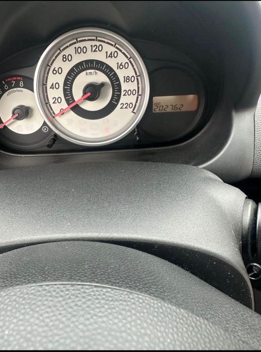 -Mazda 2 -Autovehiculul