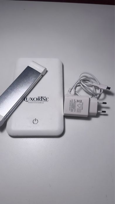 Mini lampa UV manichiura pentru aplicarea tipsurilor