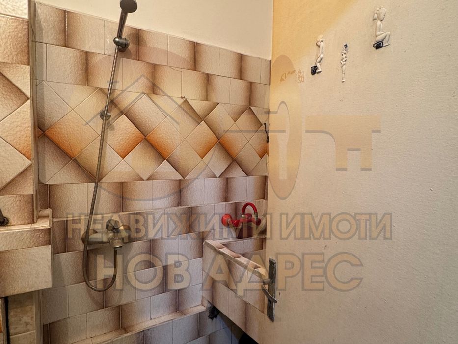 Продава се Двустаен апартамент в Търговище, Запад 2 - 43 кв.м за 1127 €/кв.м - Снимка #4