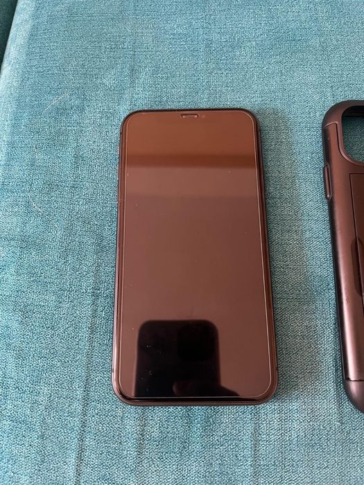 Vand Iphone 11 black 128gb