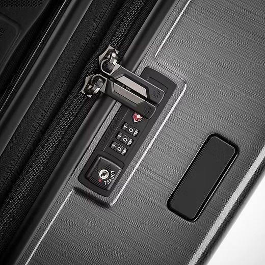 Samsonite Stryde 2 — премиальный чемодан для дальних поездок
