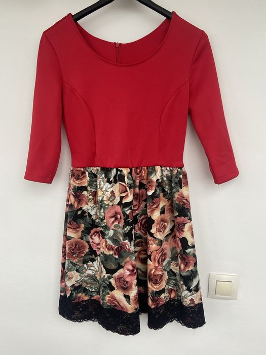 Vand rochie noua