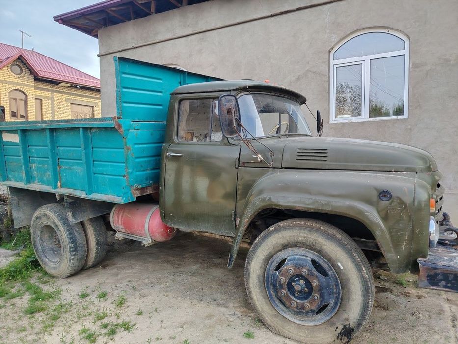 Zil 4502 sotiladi srochni   1979 yil