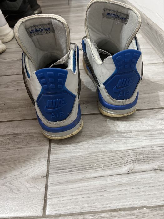 Vând Jordan x off white fac și schimburi cu adidași sau haine