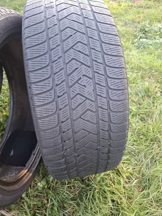 Vand 2 anvelope 265 40 22 pireli de iarna bune dot 2020