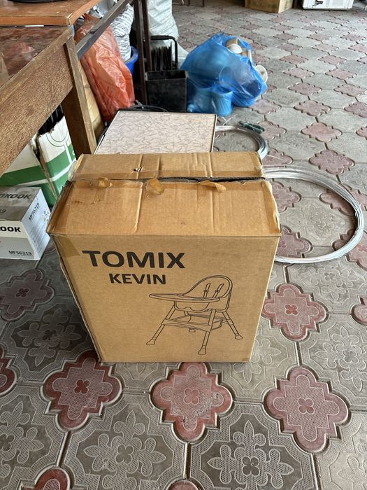 Стул для кормления Tomix Kevin