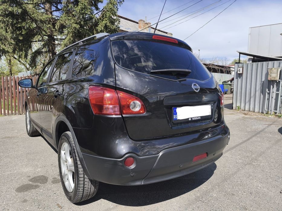Vând Nissan Qashqai+2