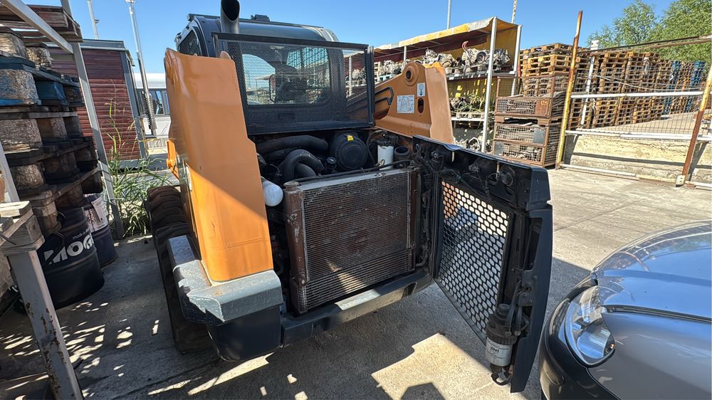 Mini-incarcator bobcat CASE SR 210