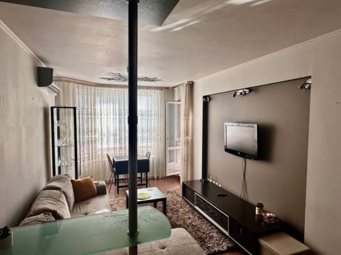 Дава се под наем Двустаен апартамент в София, Хладилника - 60 кв.м за 698.19 € - Снимка #2