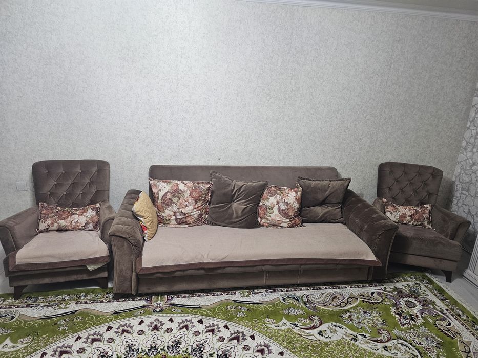 Диван.+2 кресло...