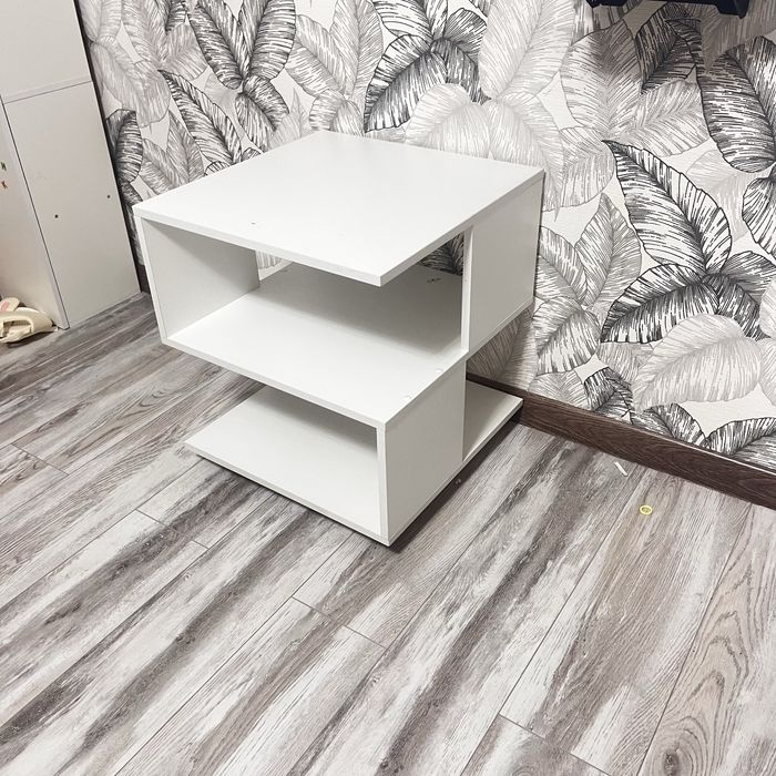 Полки напольные под телевизор,самовывоз