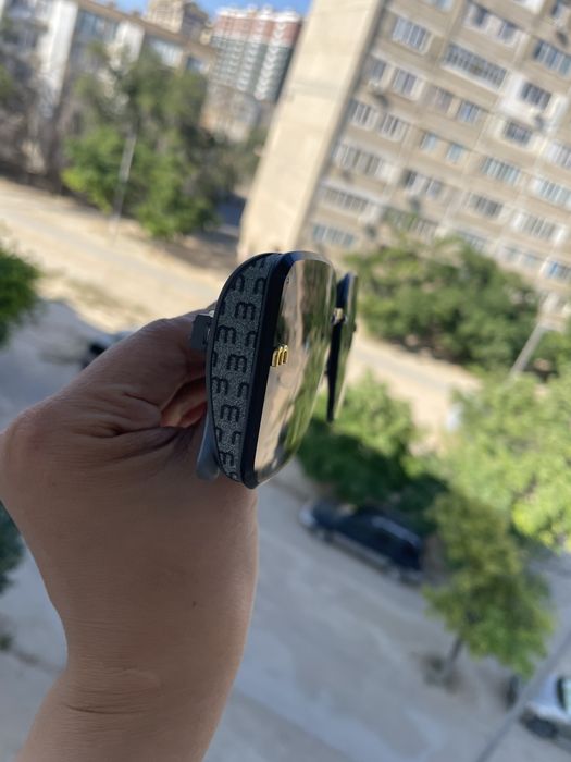 Очки солнцезащитные