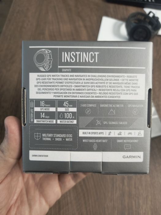 Смарт часовник Garmin Instinct 45mm + чисто нова силиконова каишка