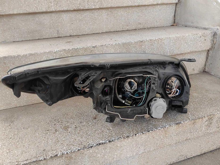 Фар Renault Megane Xenon ляв / Фар Рено Меган ксенонов Оригинален