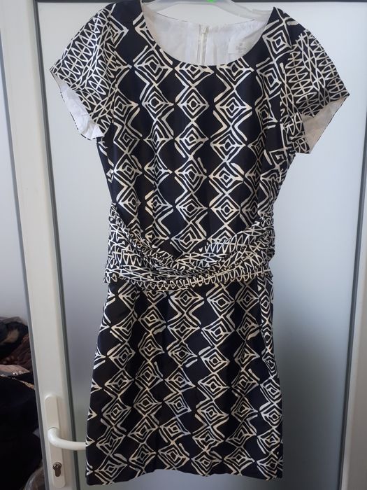 Vand rochii pt evenimente