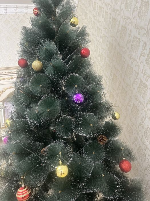 Продам елку, высота 2,40 см