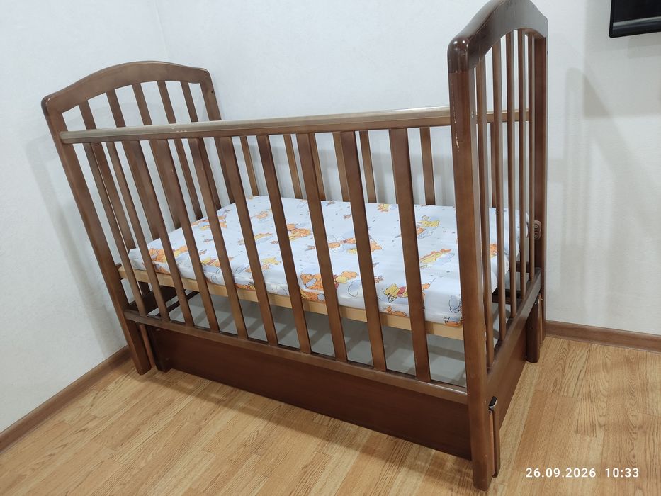 Продам детскую кроватку