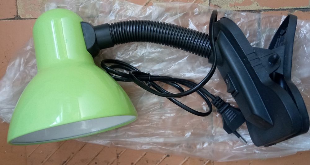 Лампа с прищепкой