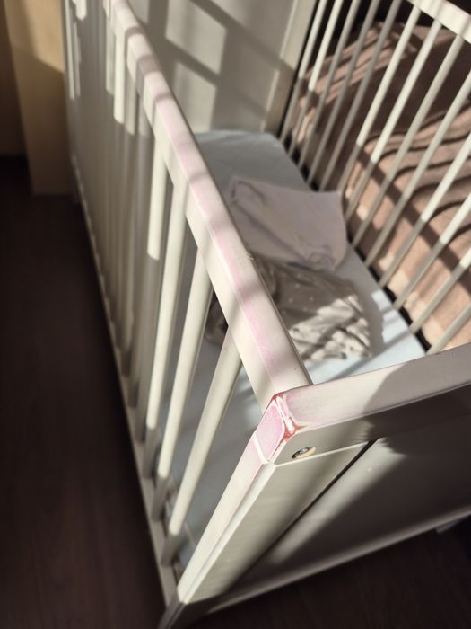 Бебешка кошара + матрак икеа 120/60см. + подарък