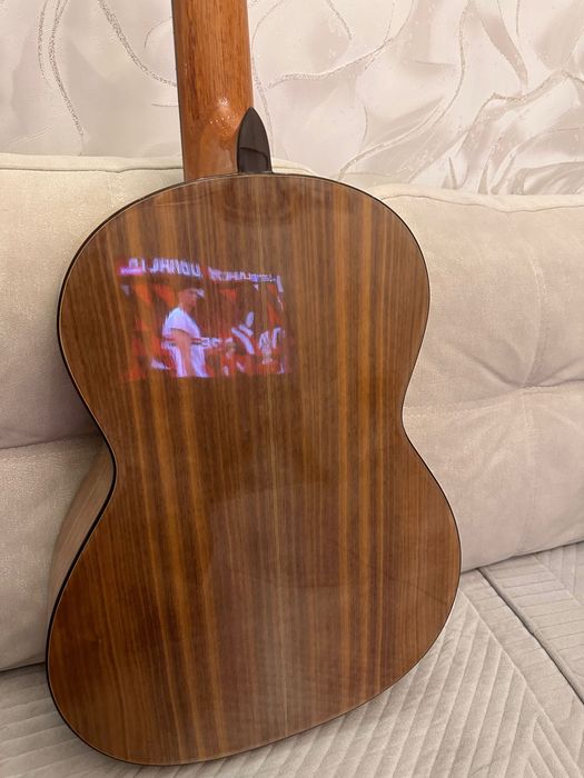 Продам испанскую гитару