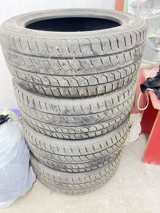 Зимние резины 215/55/R17