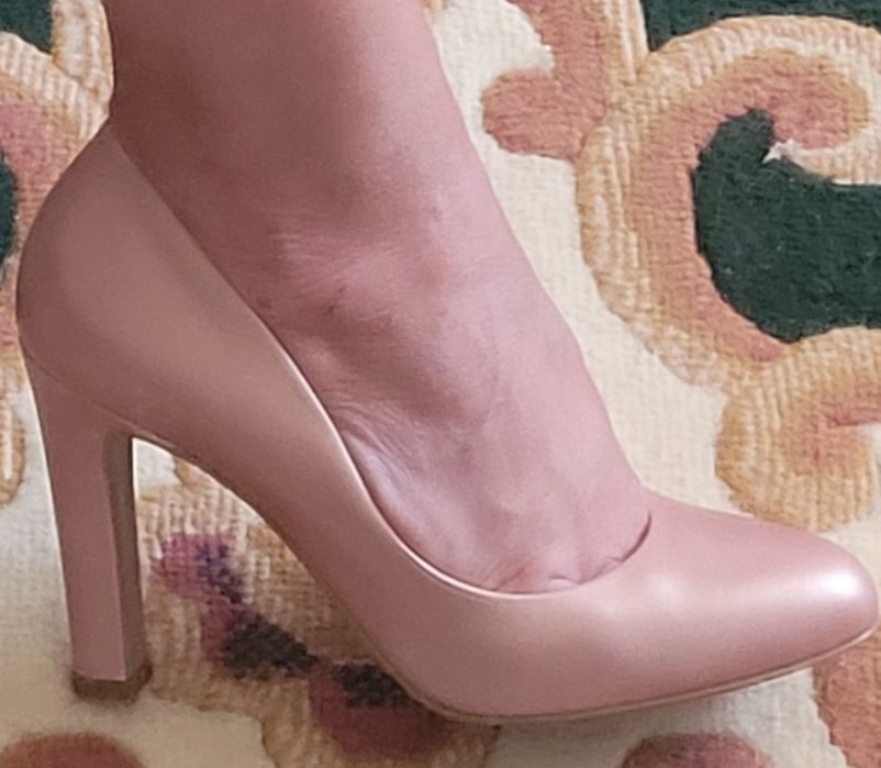 Pantofi roz pudră